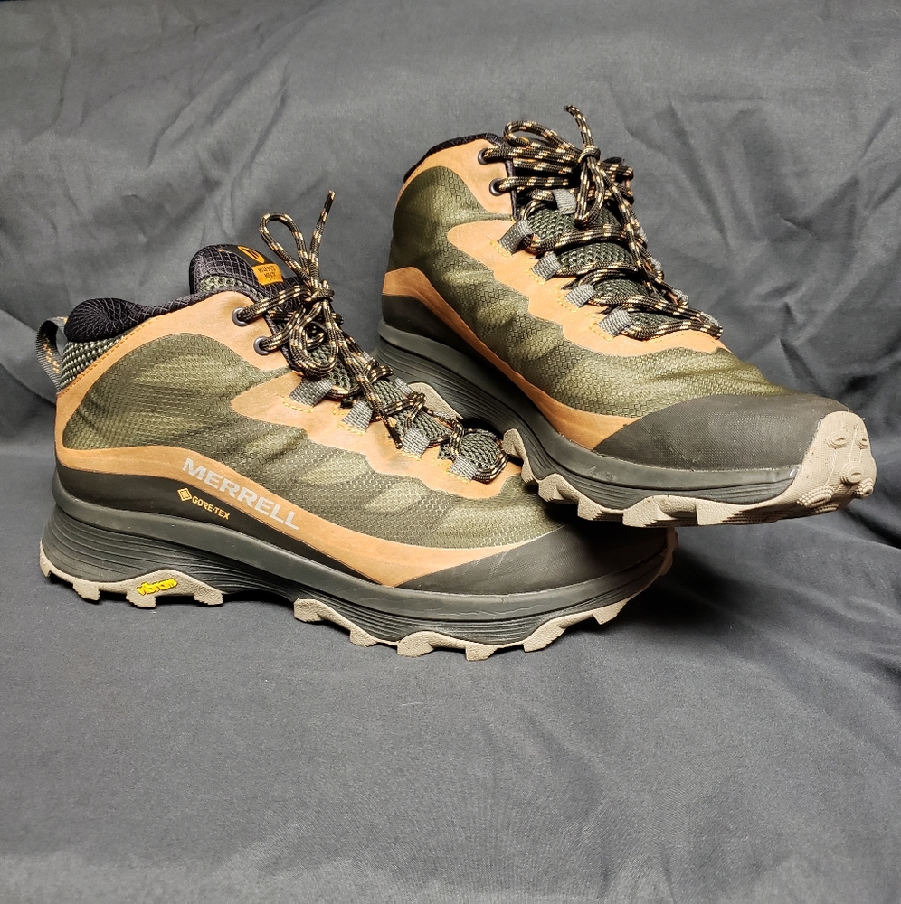 Merrell Moab Speed Mid GTX Mens size 9.5 hiking shoe.